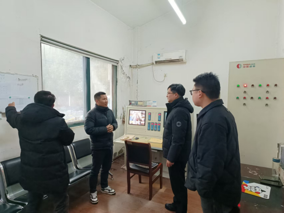 休宁县：智慧“防寒墙”筑牢安全线——开展节前重点企业安全督查侧记